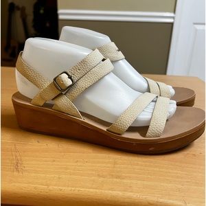 Lucky Brand Wedge Sandals Beige 9.5